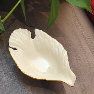 Lenox The Dove 24k Gold Trim Ceramic Dish 8" Excellent Used